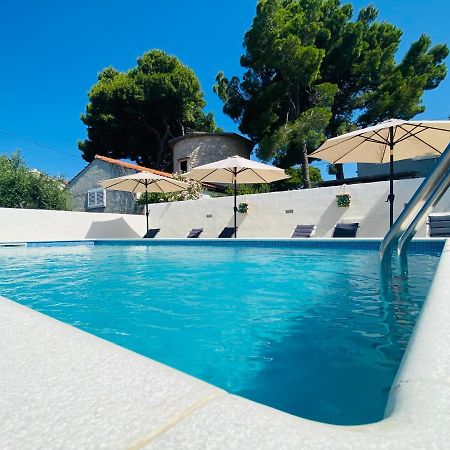 Sea-Views Brazza Apartments With Private Pool Milna  Exterior photo