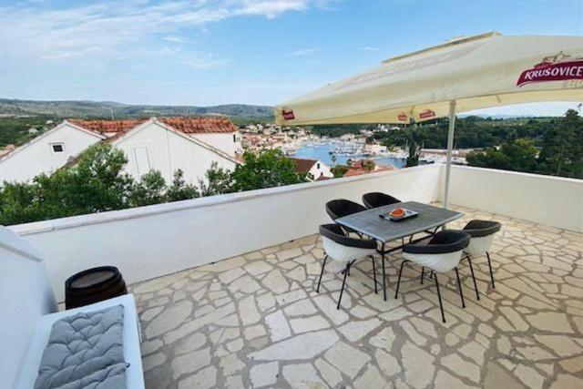 Sea-Views Brazza Apartments With Private Pool Milna  Exterior photo